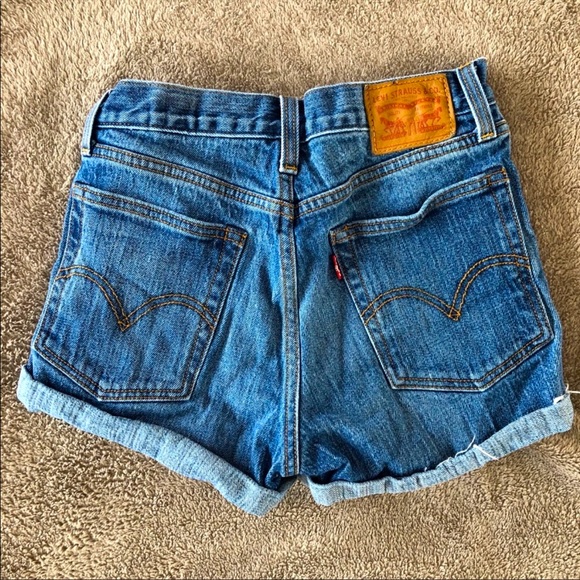 Levi’s - Picture 3 of 3